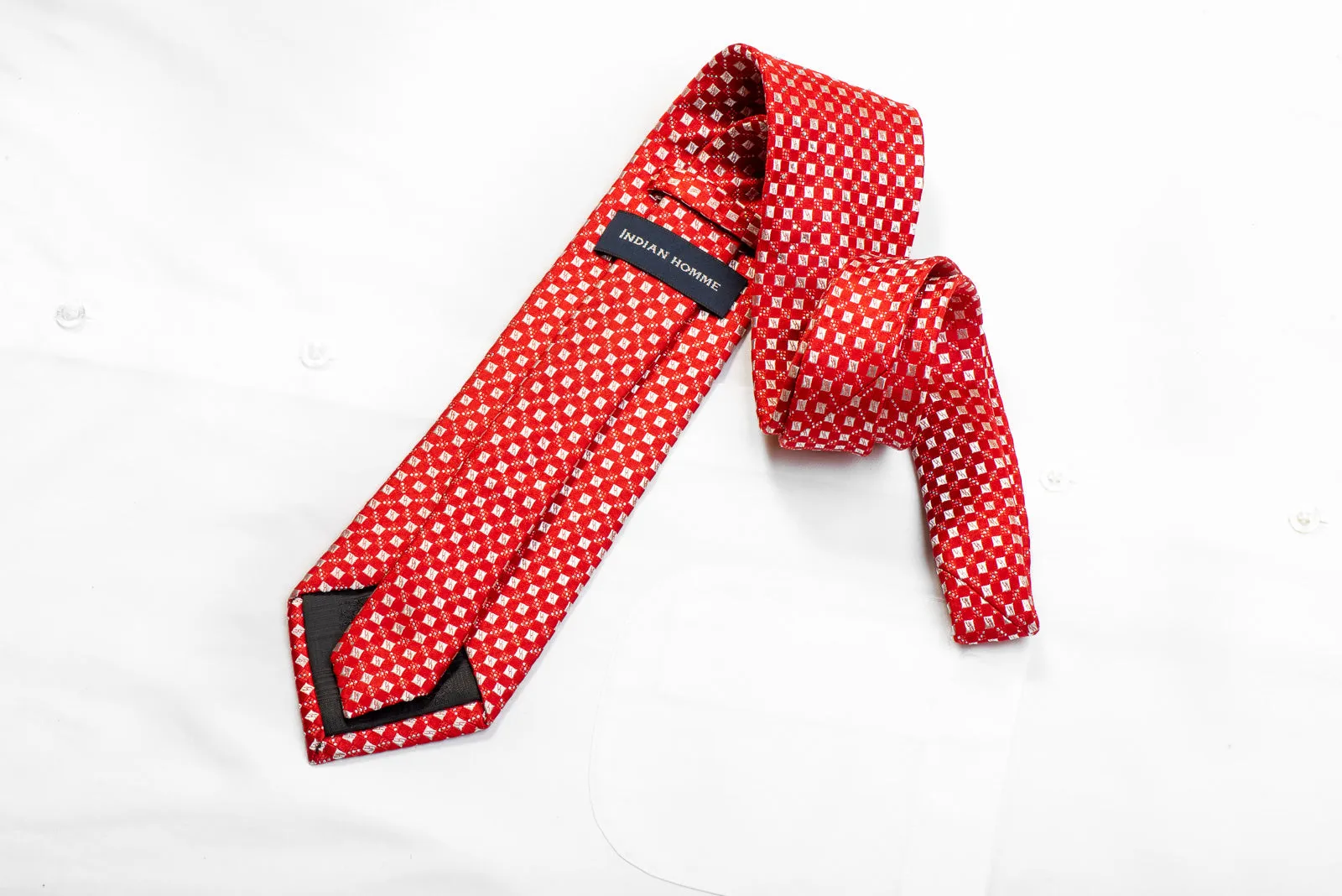 Indian Homme Rhinestone Tie Silver Micro Squares On Red With Sparkles